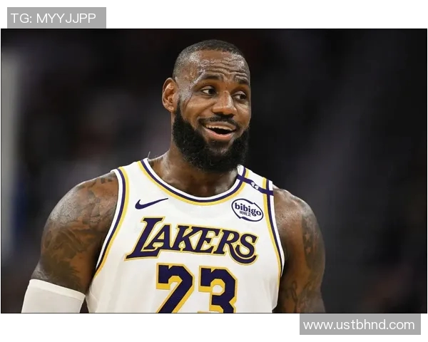 足球巨星们纷纷送上祝福庆祝詹姆斯职业生涯新里程碑的精彩瞬间