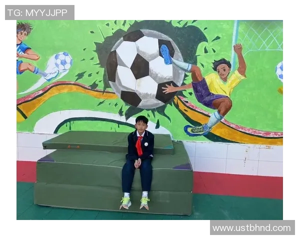 足球明星们的日常生活揭秘:训练场上的友谊与场外趣事分享 足球明星们的日常生活揭秘:训练场上的友谊与场外趣事分享